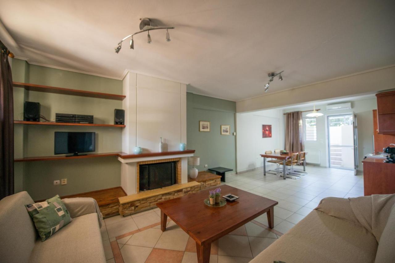 Marias Bbq Garden House Apartment กาลามาตา ภายนอก รูปภาพ
